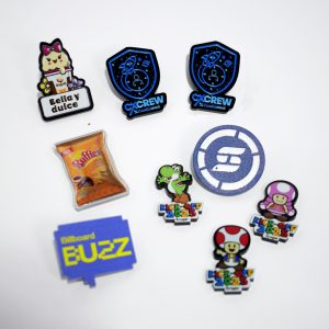 Pines Acrílicos Personalizados con Relieve 3D - Imagen 3